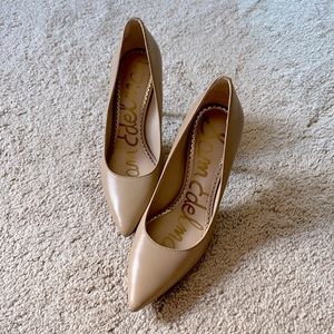 Size 5 - Nude Sam Edelman Pointed Toe Pump